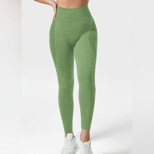 YEOREO Women Seamless Workout Leggings — High Waist — Smile Contour (S)